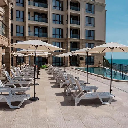 Cabacum Pleasure Beachfront - 50m To And Pool Apartment