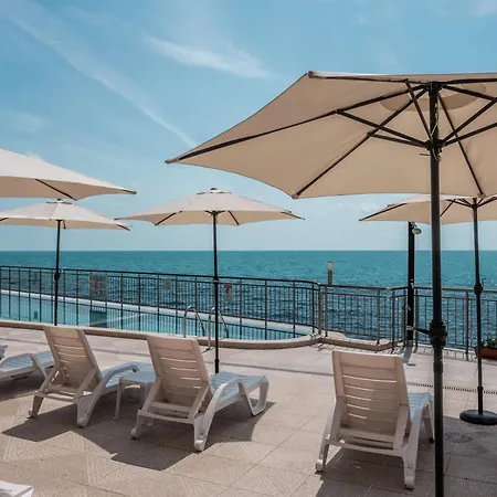 Cabacum Pleasure Beachfront - 50m To And Pool *
