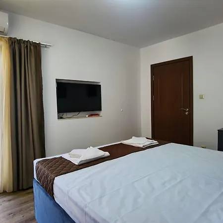 Cabacum Pleasure Beachfront - 50m To And Pool * Varna